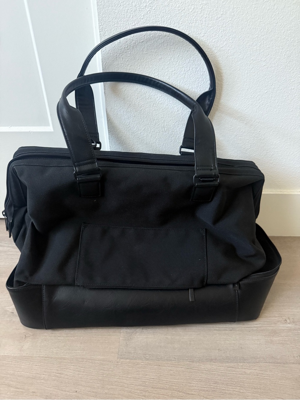 Beis weekender Black Travel Tote Bag - Sleek Carryall